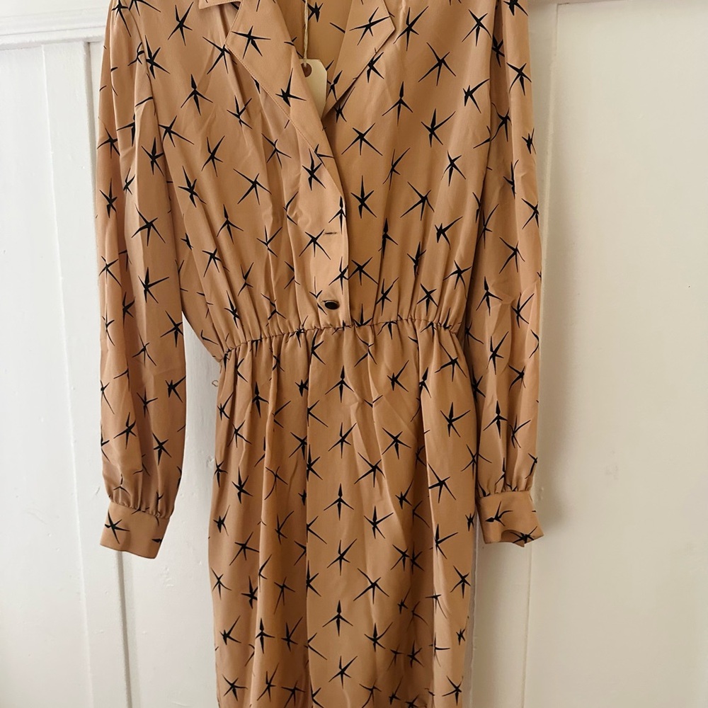 Elegant Tan Star-Patterned Long Sleeve Dress